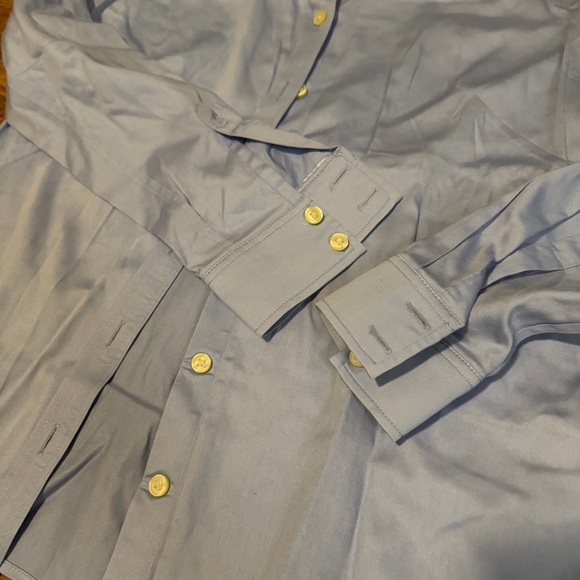Banana Republic Light Blue Fitted Dress Shirt non iron women’s size 6 EUC - Picture 3 of 5